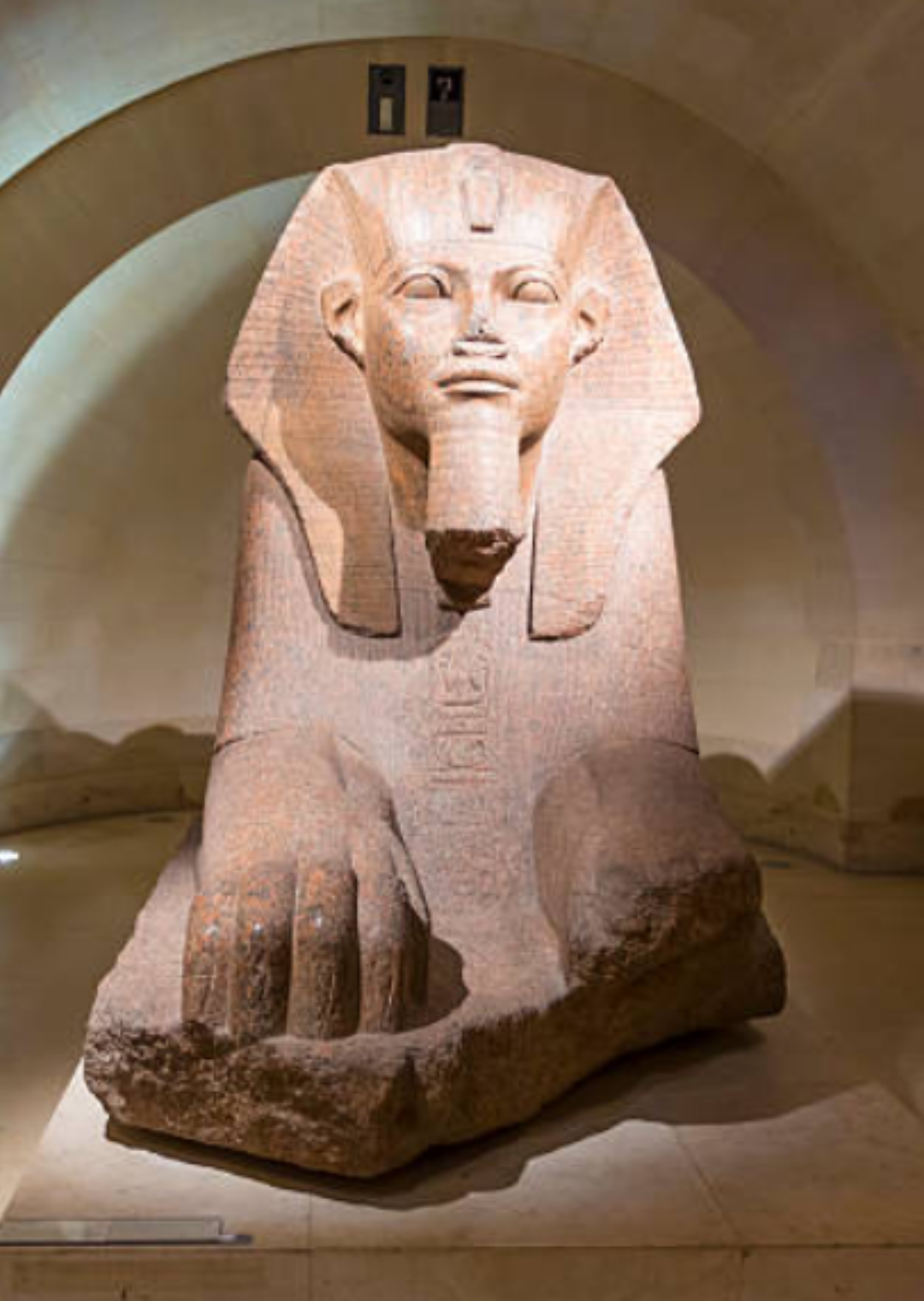 Louvre Outdoor Exploration - Guided Stroll with Entry Ticket Included