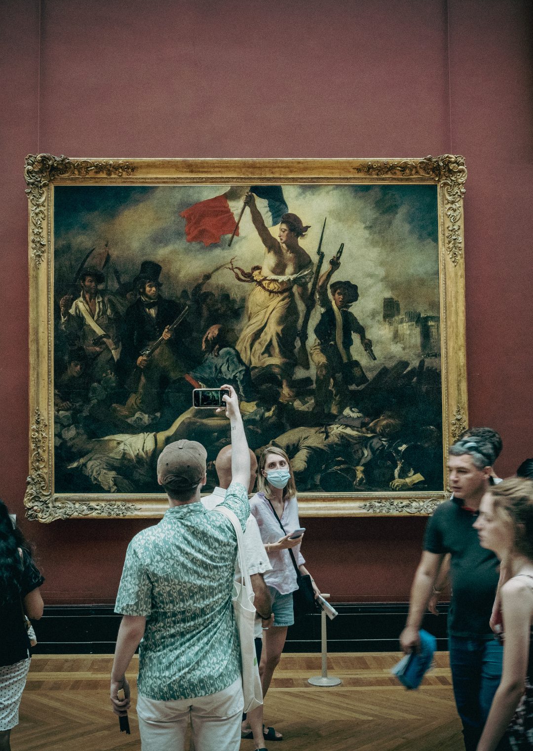 Louvre Outdoor Exploration - Guided Stroll with Entry Ticket Included