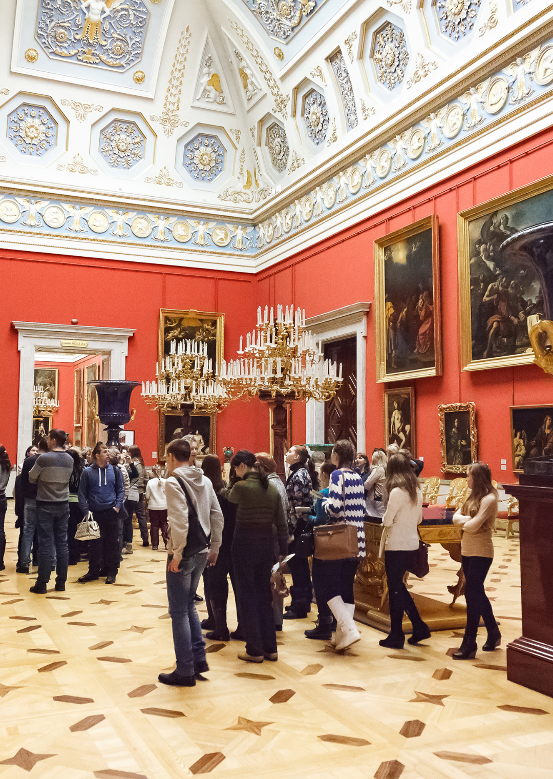 Louvre Outdoor Exploration - Guided Stroll with Entry Ticket Included